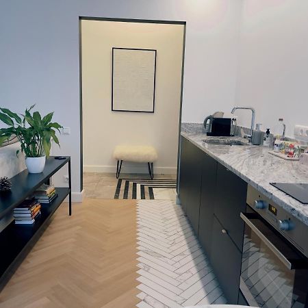 Miro Rooms French - Quiet Chic, Free Private Parking 里加 外观 照片