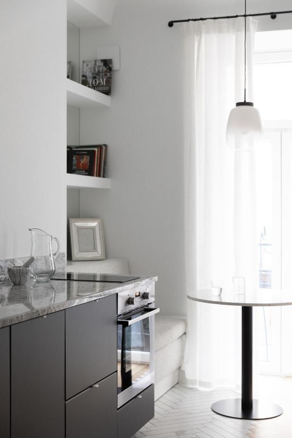 Miro Rooms French - Quiet Chic, Free Private Parking 里加 外观 照片