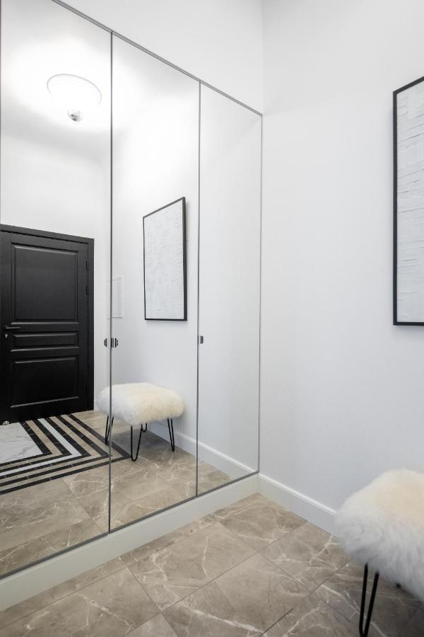 Miro Rooms French - Quiet Chic, Free Private Parking 里加 外观 照片