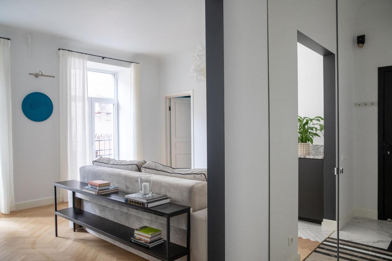 Miro Rooms French - Quiet Chic, Free Private Parking 里加 外观 照片