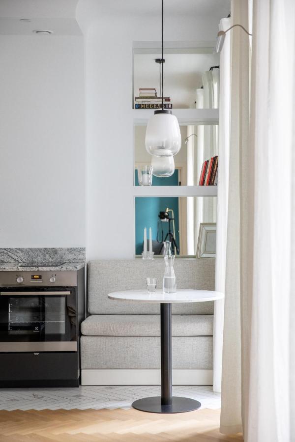Miro Rooms French - Quiet Chic, Free Private Parking 里加 外观 照片
